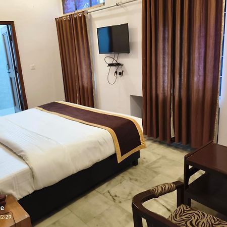 Hotel Anand Inn-Top Family Hotels Business Hotels Best Couple Friendly Hotel In Лакнау Екстериор снимка