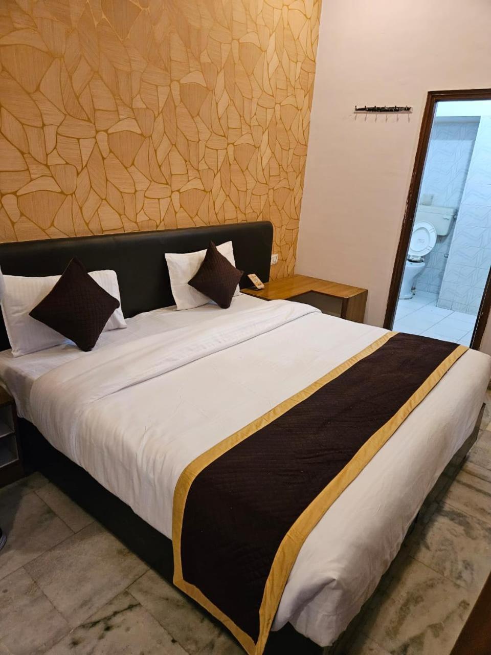 Hotel Anand Inn-Top Family Hotels Business Hotels Best Couple Friendly Hotel In Лакнау Екстериор снимка